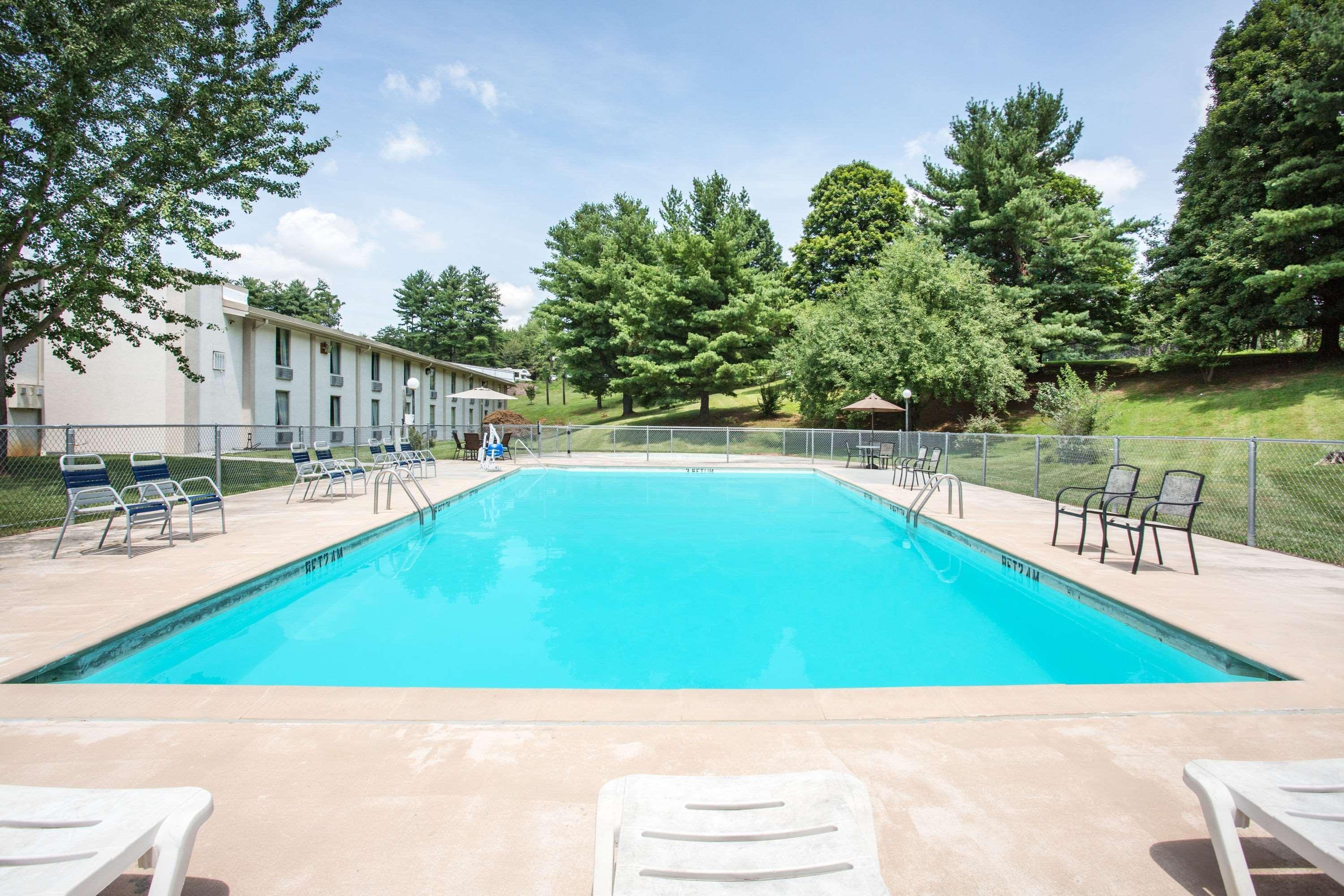 Spark By Hilton Daleville Roanoke North Екстер'єр фото